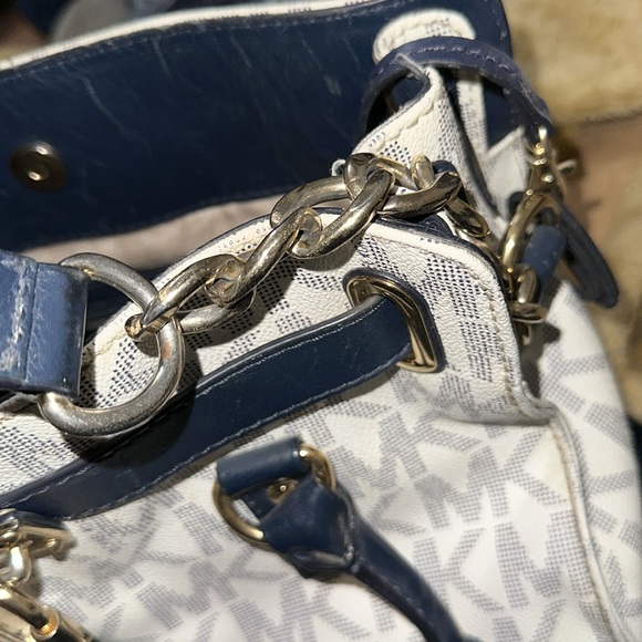 Michael Kors purse - Picture 4 of 8